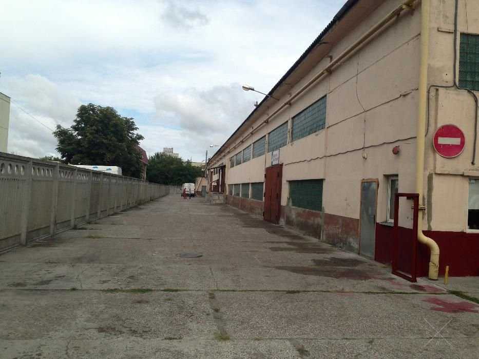 Продам складское помещение 3334 кв. м. Киев, Соломенский р-н. Хозяин.