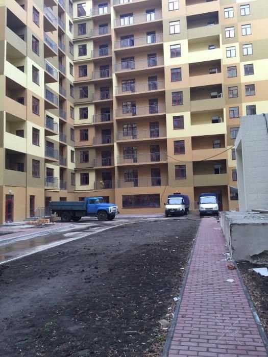 Продам (323м2) на 1 эт,в новом доме на Щорса 36д