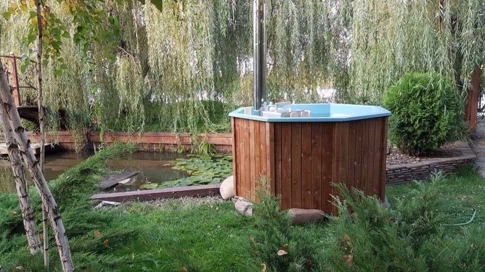 Дом посуточно с баней, бассейном, купель с тёплой водой на берегу реки