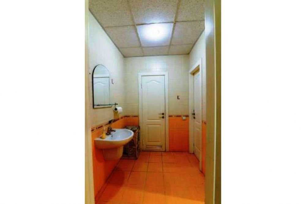 Продам офисное здание, Оболонский р-он., ул. Фрунзе 160.