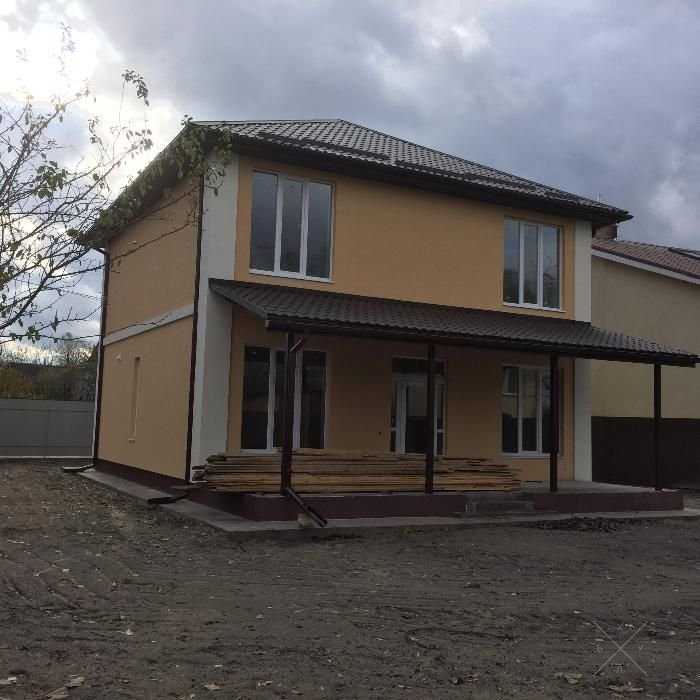 Дом возле метро " Славутич".