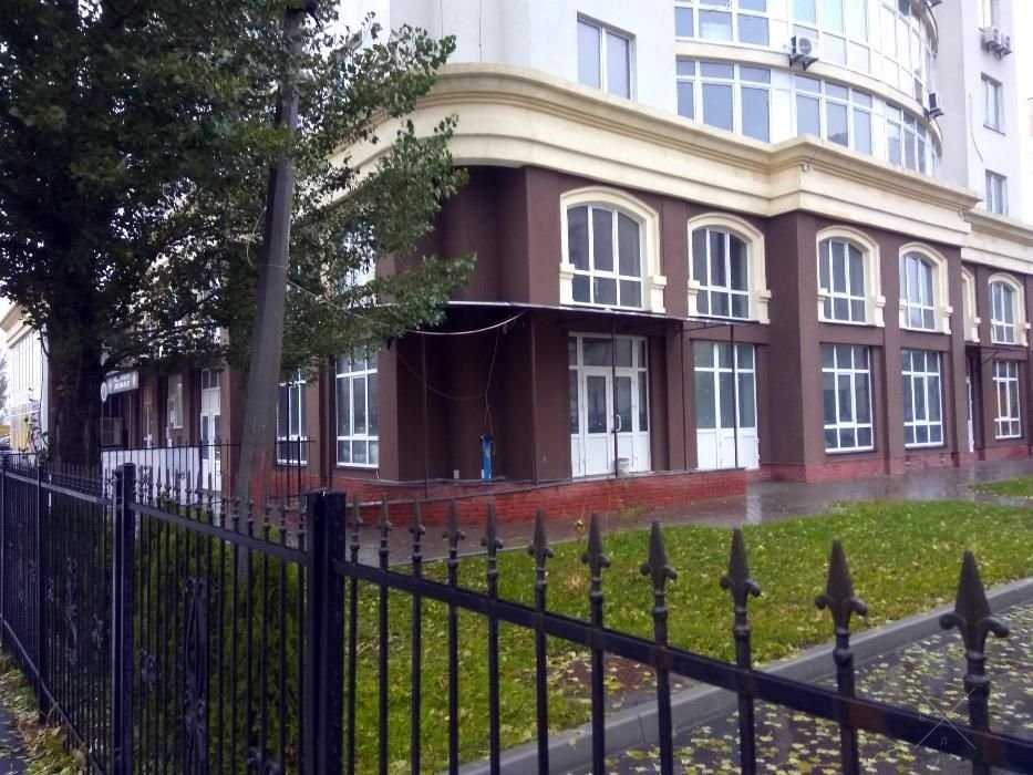 Магазин ( 142,7 кв.м) Киев, пр-т Оболонский, 54, Без комиссии!