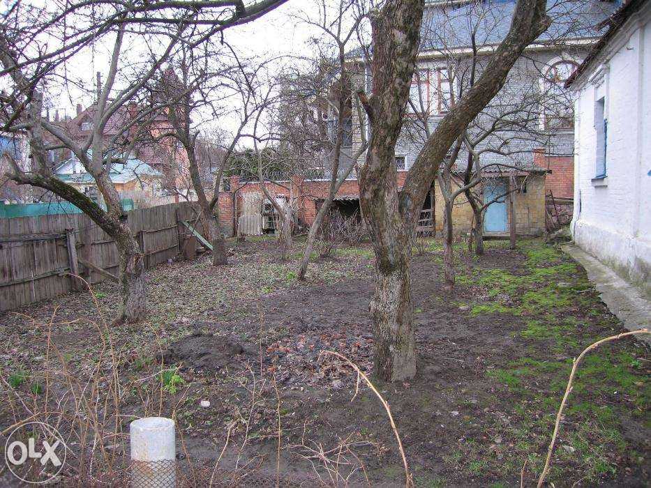 продам полдома рядом с м.Голосеевская