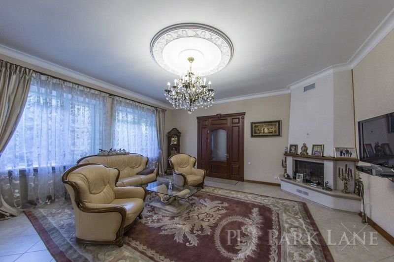 Крюковщина,12км от Киева;2 дома на участке, дизайн ремонт,инфоструктур