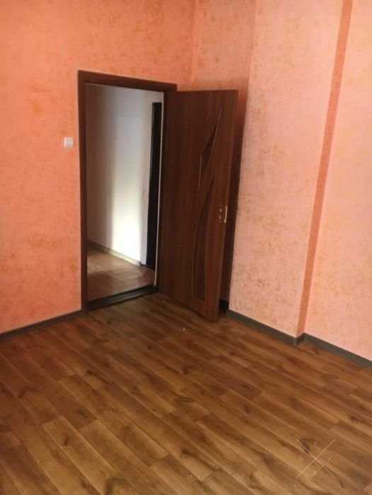 Фасадное помещение возле цирка