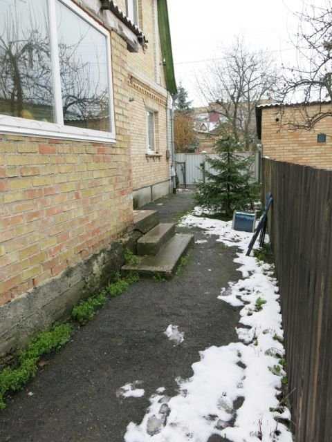 Полдома, 180 кв.м. на Борщаговке, ул. Примакова 39