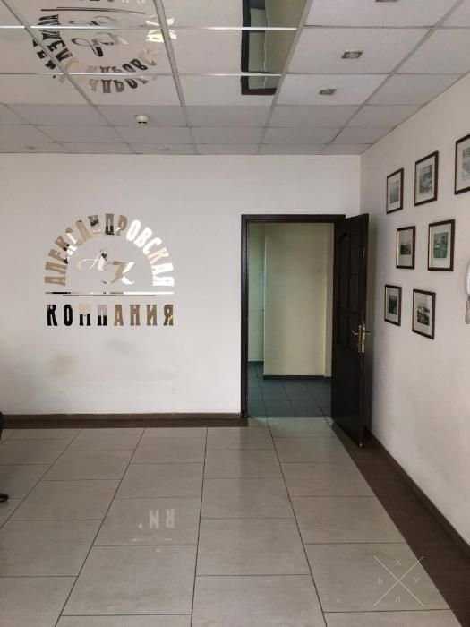 Продаю одно из самых красивых зданий в городе Киеве, Игоревская, 14