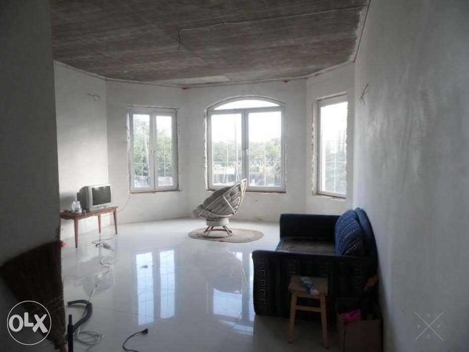 Дом в Голосеевском районе — 3 эт., 300 кв.м, терраса, камины.