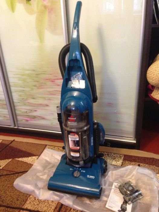 пылесос BISSELL 84G9