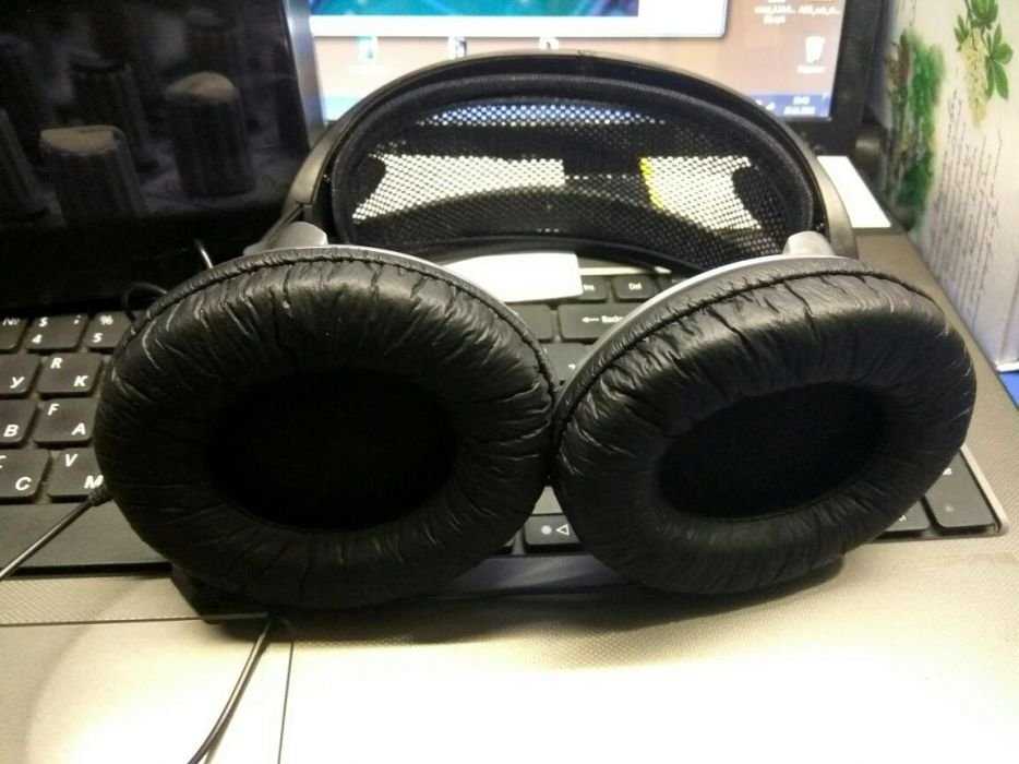 Koss UR40