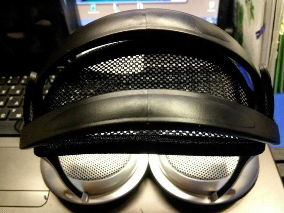 Koss UR40