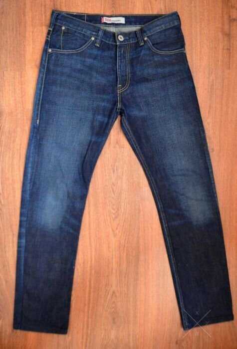 Джинсы Levis
