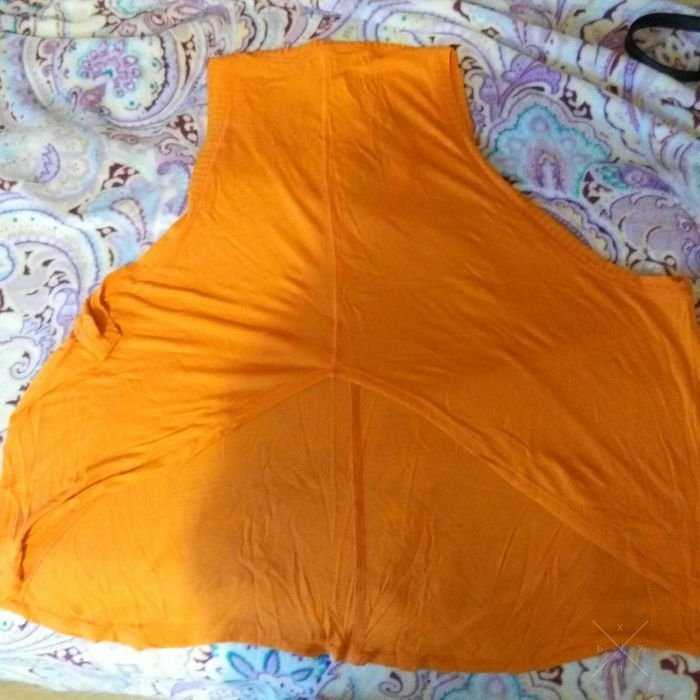 яркая оранжевая майка оверсайз oversize футболка топ под купальник
