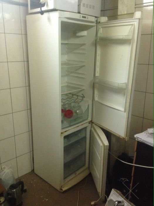Холодильник двухкамерный