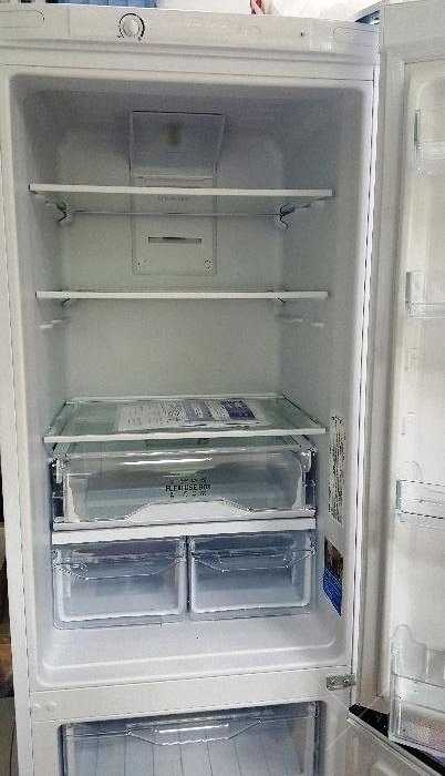 Двухкамерный холодильник INDESIT DF 4181 W