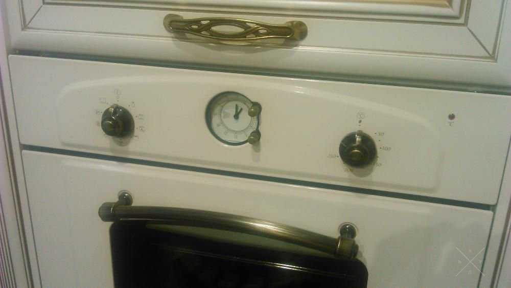 Духовка встраиваемая WHIRLPOOL AKP 295/JA