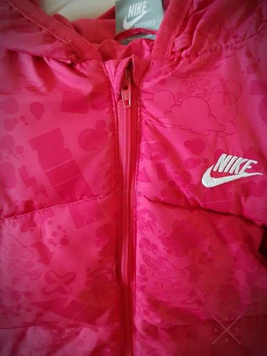 Фирменная зимняя куртка пуховик Nike