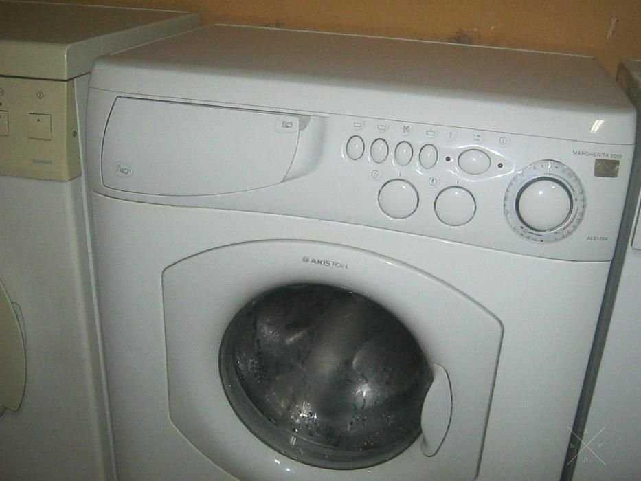 Узкая cтиральная машина Ariston ALS 109 X