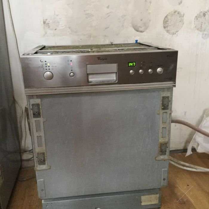 Продам посудомийну машину Whirlpool б. у.