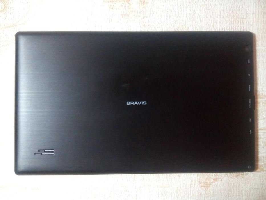 Планшет Bravis NP101 10.1" 4 ядра x 1.3 ГГц полный комплект