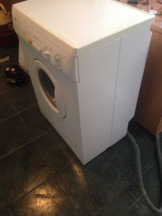 Zanussi стиралка на 5 кг