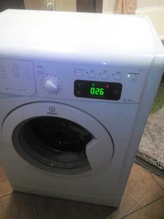 Indesit iwse 5108 узкая на 5 кг.