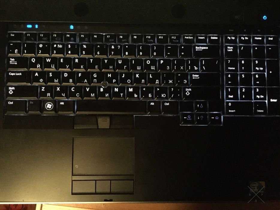 DELL Precision M6500 i7-2,66/8gb/1gb Quadro FX3800/1tb/1920x1200 17