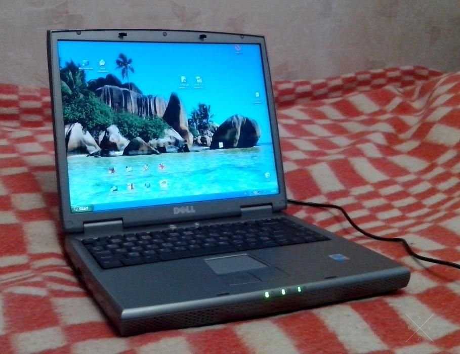 Надежный ноутбук Dell с Wi-Fi и матовым экраном