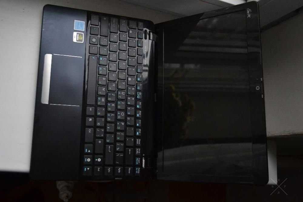 Asus EEE 1215n