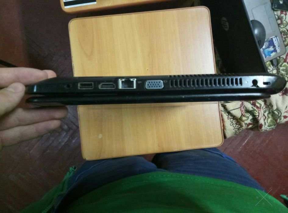 Продас ноутбук HP D000SR (F7R82EA)
