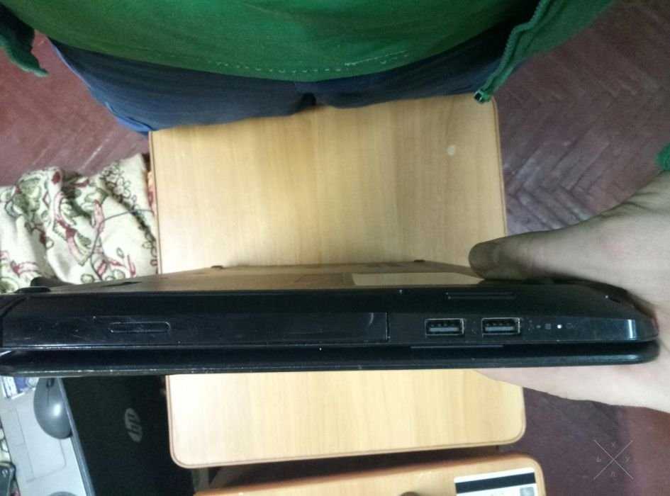 Продас ноутбук HP D000SR (F7R82EA)