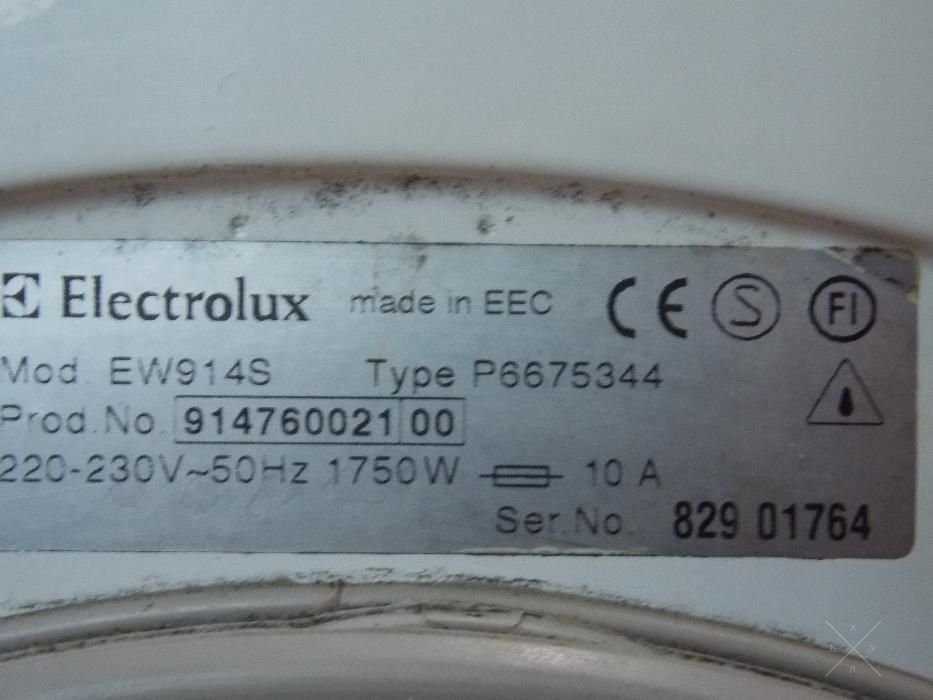продам нерабочую машину на запчасти Electrolux