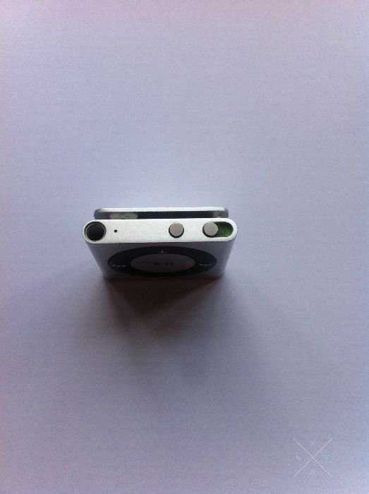 Продам MP3 плеер APPLE iPod shuffle4 ,2Gb ,Silver