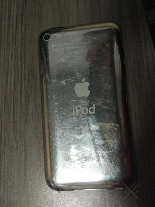 Продам Apple iPod touch 4 32GB б/у