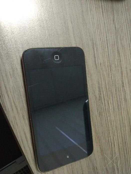 Продам Apple iPod touch 4 32GB б/у