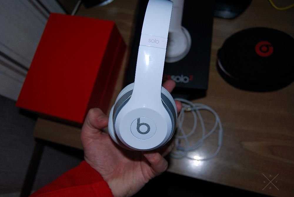 Beats Solo 2 On-Ear Headphones White