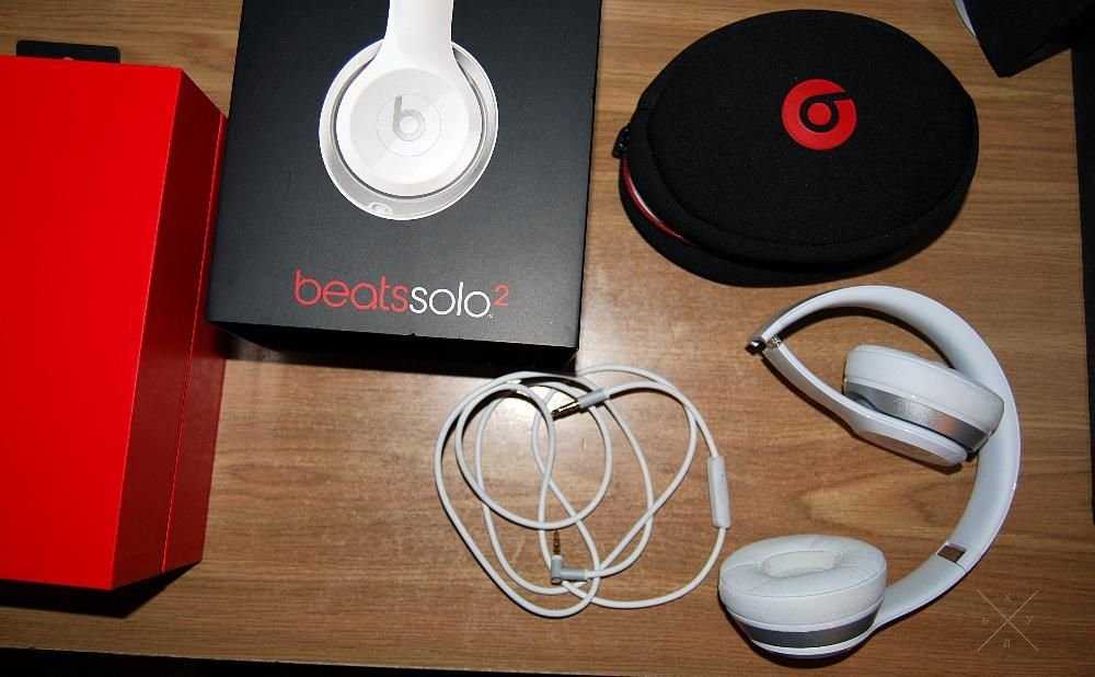 Beats Solo 2 On-Ear Headphones White