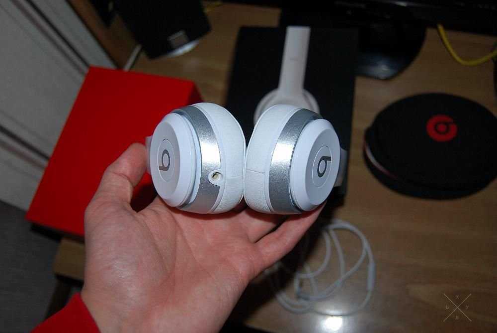 Beats Solo 2 On-Ear Headphones White