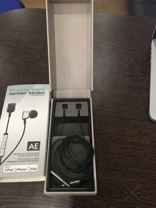 Продам наушники Harman/Kardon AE