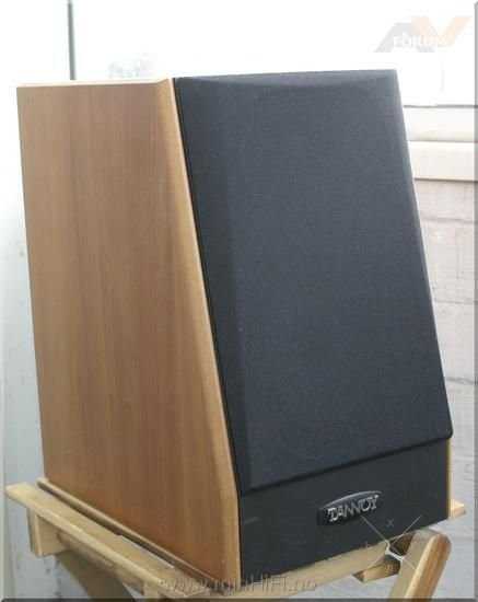 АС полочного типа Tannoy Precision P10