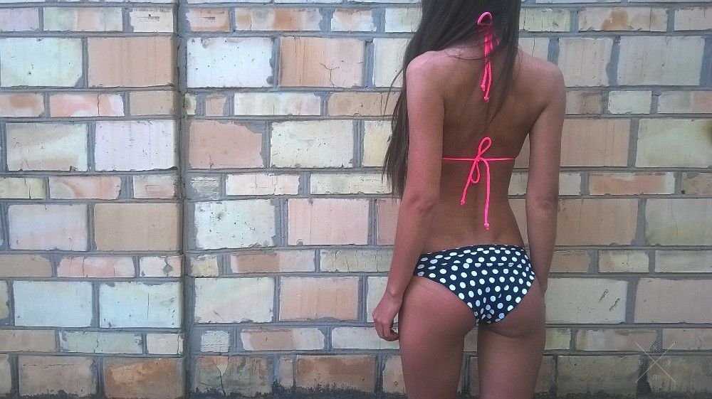 Купальник в горошек в стиле Pin up