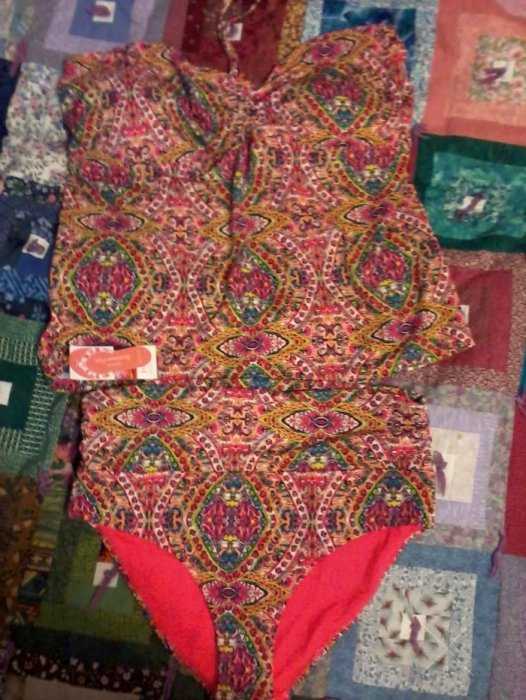 Продам очень красивый яркий купальник Papaya matalan