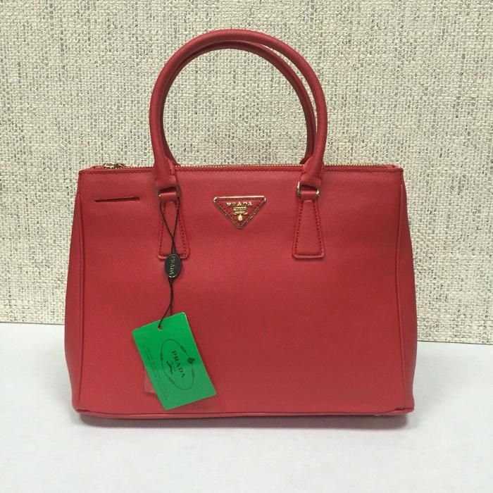 Женская сумка Prada