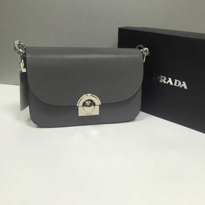 Женская сумка Prada
