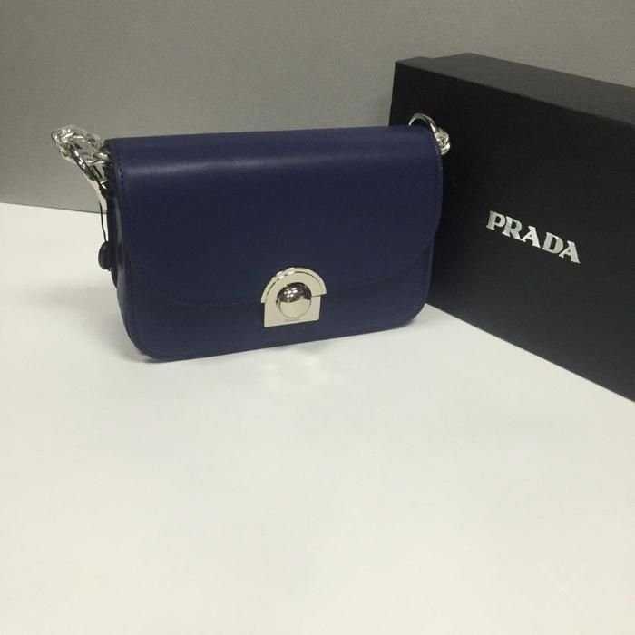 Женская сумка Prada