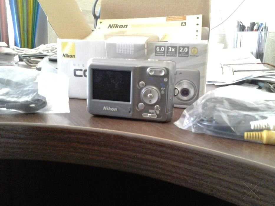 Цифровой фотоаппарат Nikon Coolpix L2.