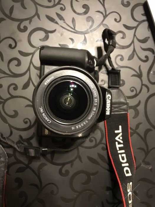 Canon 1000D + чехол