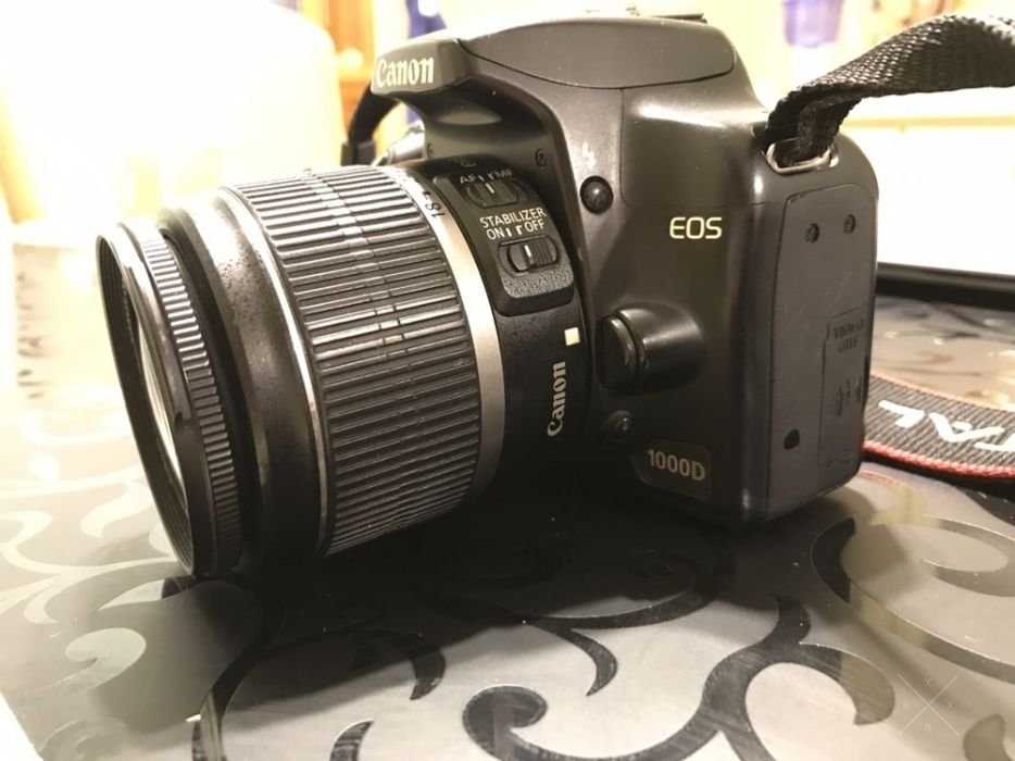 Canon 1000D + чехол