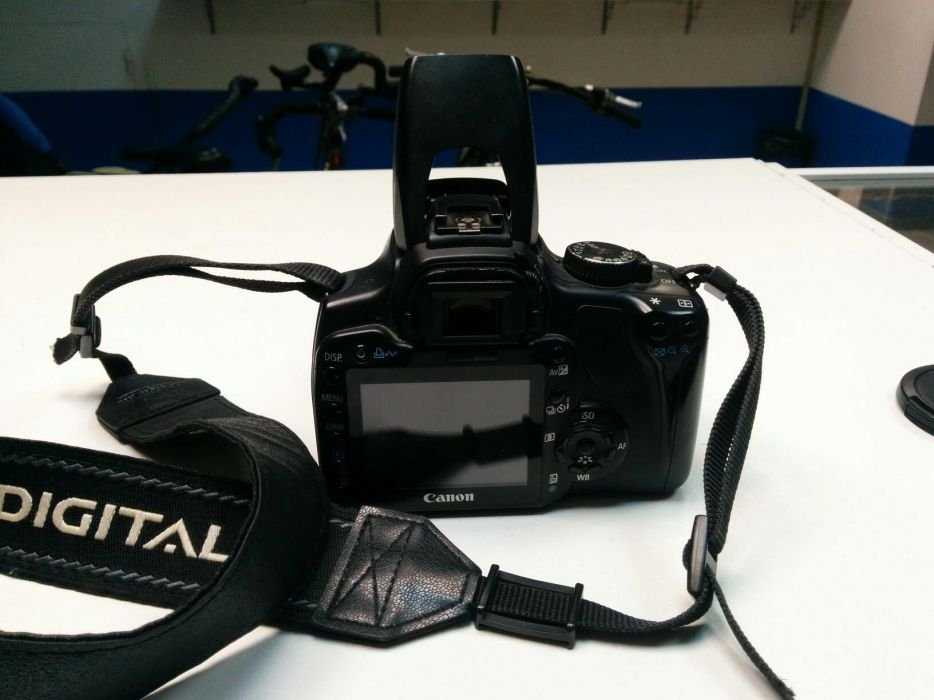 Зеркальный фотоаппарат Canon Eos 400D