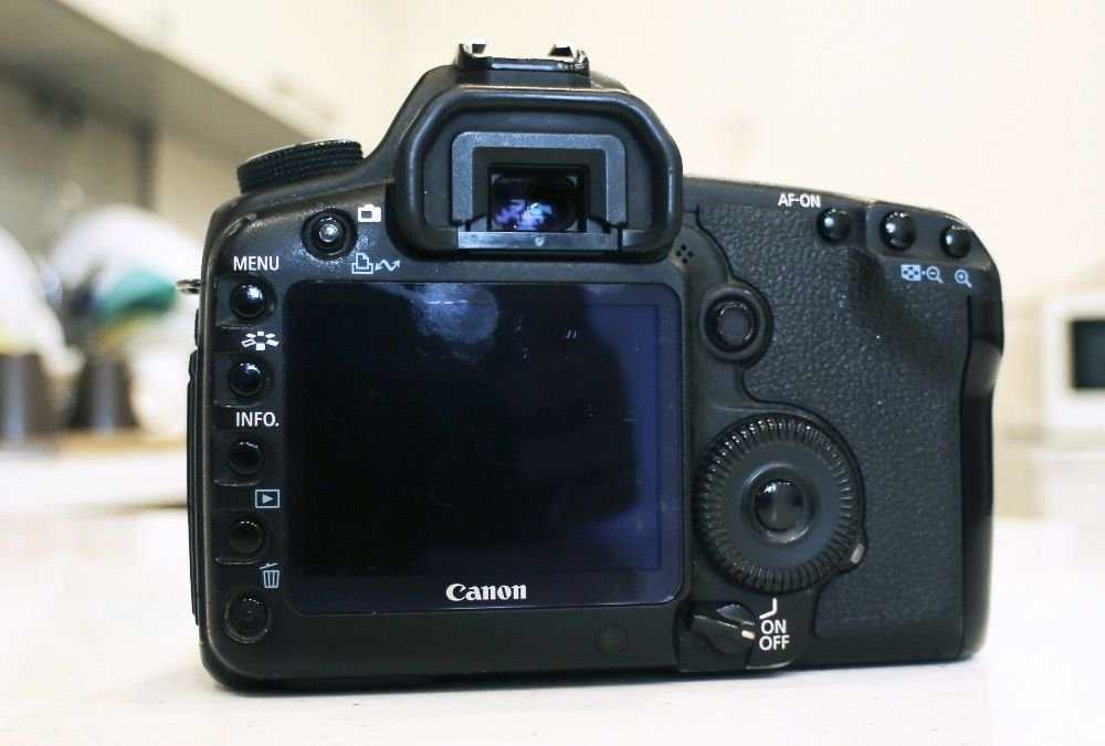Canon 5D Mark II полностью обслужен.